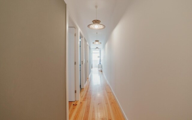 Porto Modern Downtown Apartment E