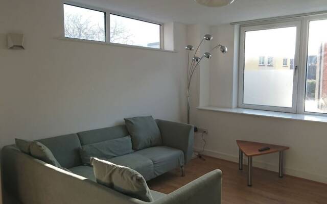 High 5 Apartment
