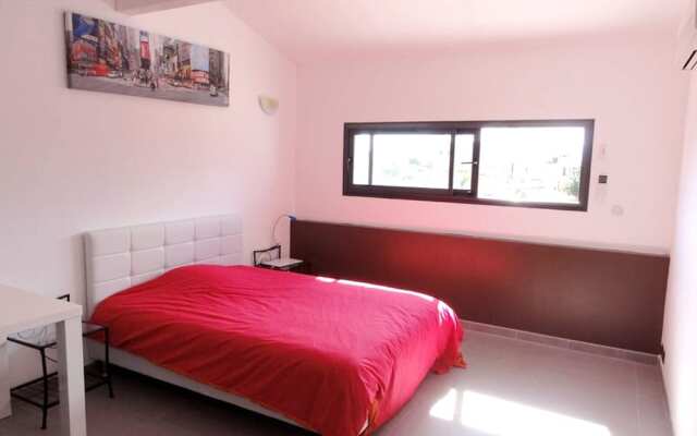 Villa With 3 Bedrooms in Saint-cyprien, With Wonderful Mountain View, Private Pool, Enclosed Garden - 3 km From the Beach