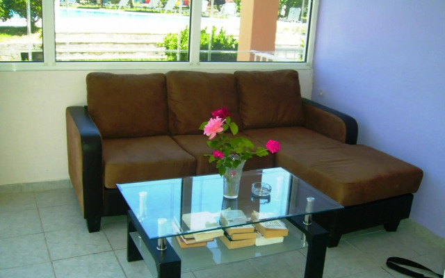 Aggelos Family Hotel
