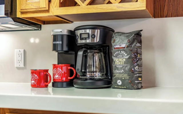 Lodge Hot Tub Dueling Basketball