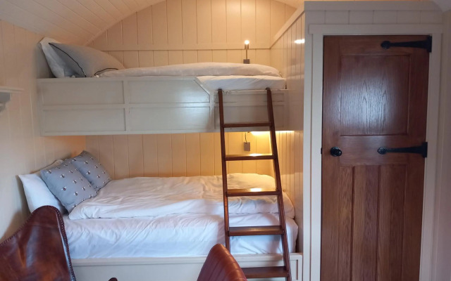 Delightful Shepherds Hut