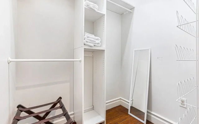 Luxury 4BR With Private Rooftop Deck