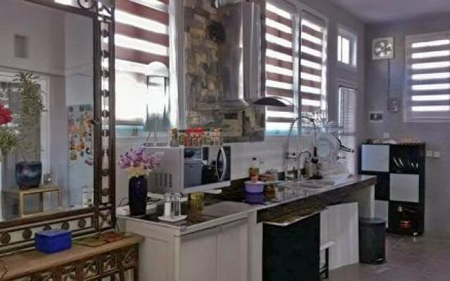 Jerry's Guest House