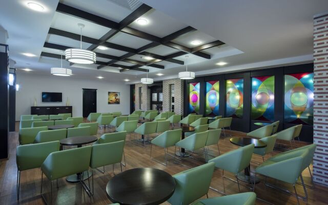 Trendy Palm Beach (Adults Only, 16+)