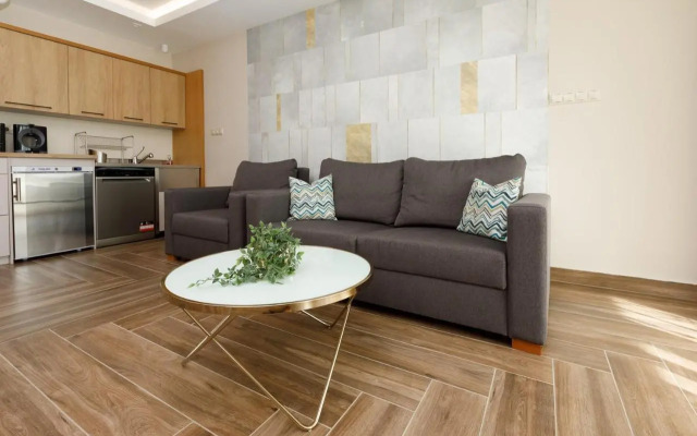 Royal Cafe Apartman