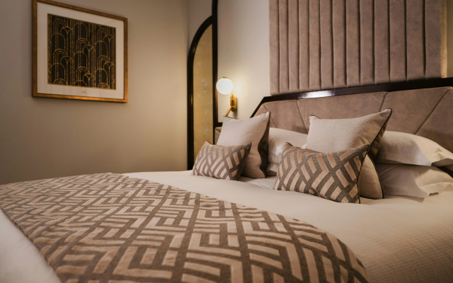 Crossbasket Castle Hotel & Restaurant