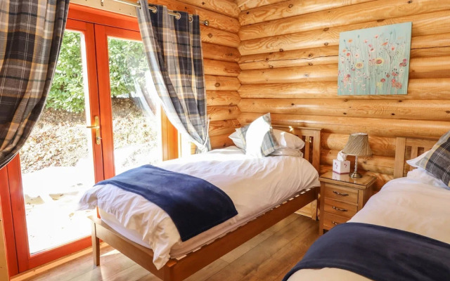 Holly Lodge