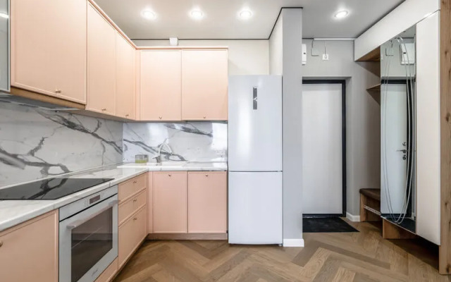 Sunday apartment on Alexandrovskaya St., 4