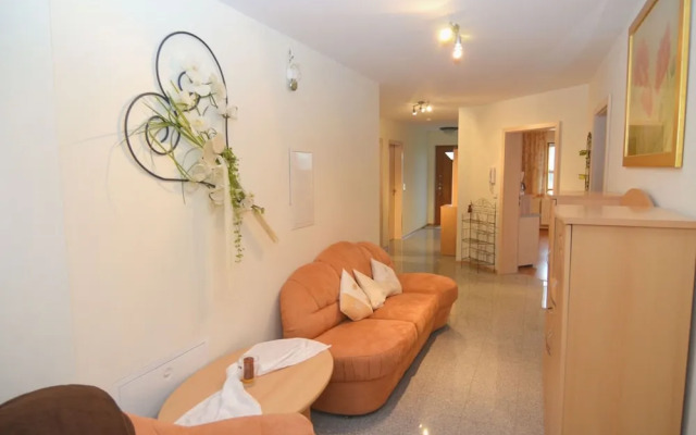 Holiday Flat With Swimming Pool in Prackenbach