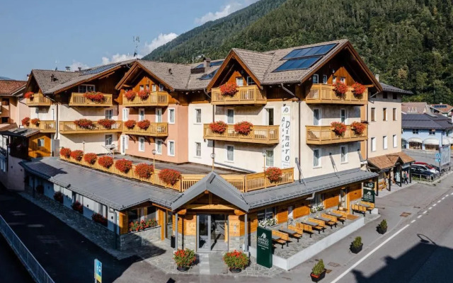 Albergo Dimaro Wellness & Family Hotel