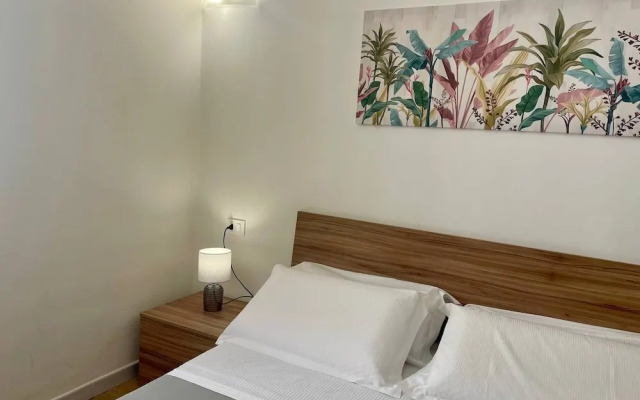 Onlyrooms V - Central & Train Station