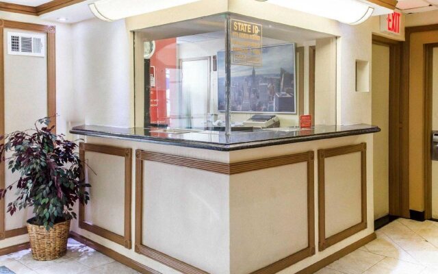 Econo Lodge South Ozone Park