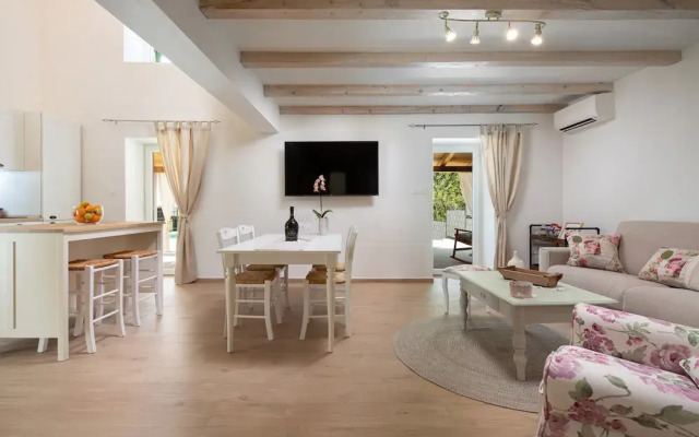 Casa Di Nika Private Heated Pool and Jacu