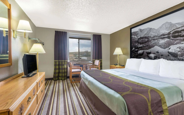 Super 8 By Wyndham Sheridan