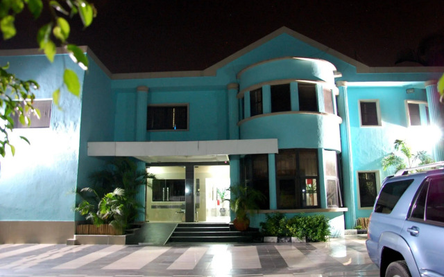 Primal Hotel