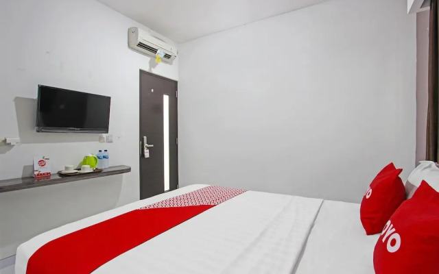 Super OYO Capital O 91665 D'prof Exclusive Guesthouse