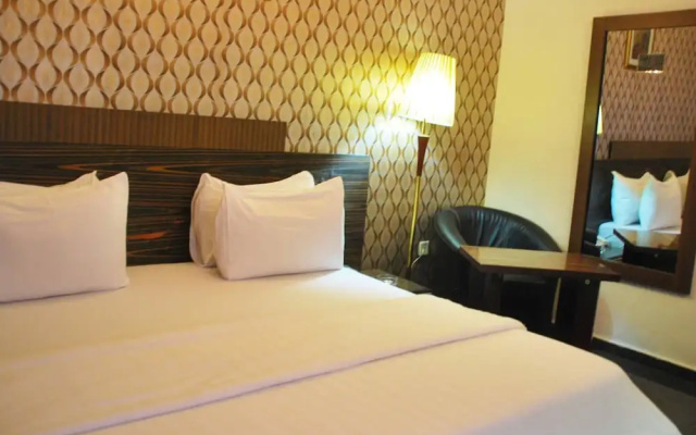 Tuscany Suites