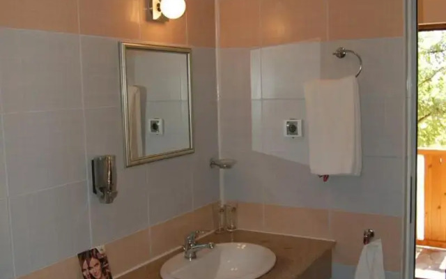 Sinia Vir Eco Residence