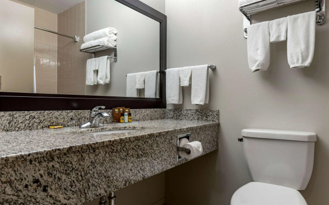 Best Western Plus Pembina Inn & Suites