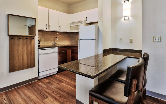 Staybridge Suites Albuquerque - Airport by IHG