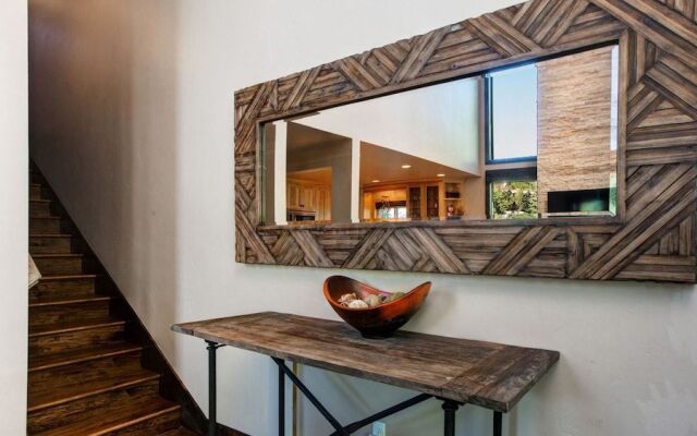 3 Kings Mountain Vista 2 Bedroom Home by RedAwning