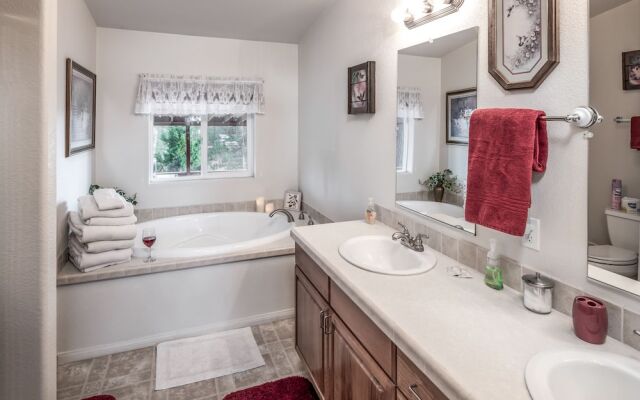 Mountain Top Ranch - Three Bedroom House