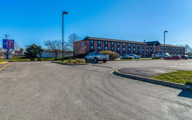 Motel 6 Elk Grove Village, IL - O'Hare