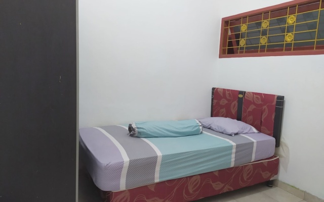 Hotel O Wisma Astukara Syariah Near Sejahtera Department Store Pinrang – Guest Rooms – Enrekang
