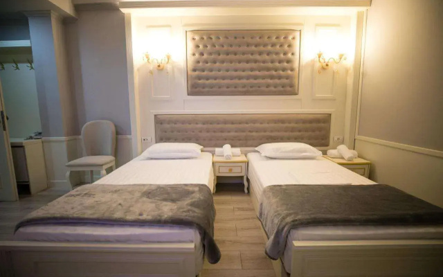 Lotus Hotel