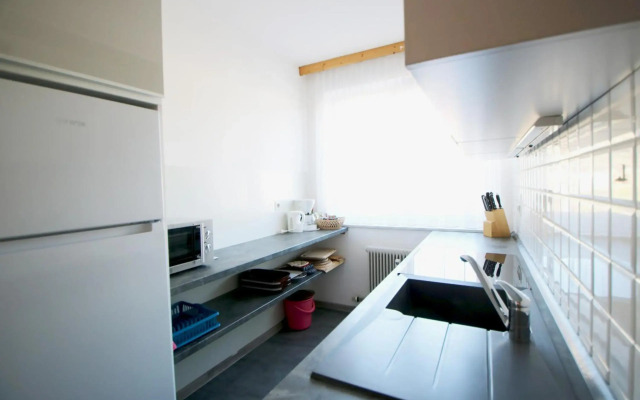 Mountain View 1-Bedroom Apartment-Top 1