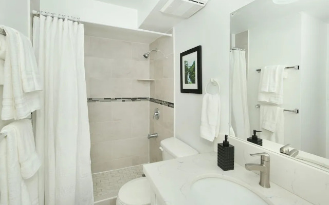 Oahu Tradewinds Plaza 601 Condo