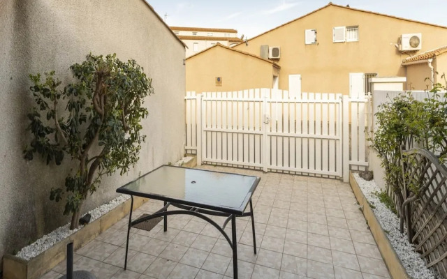 Apartment in Agde, 300m From Beach