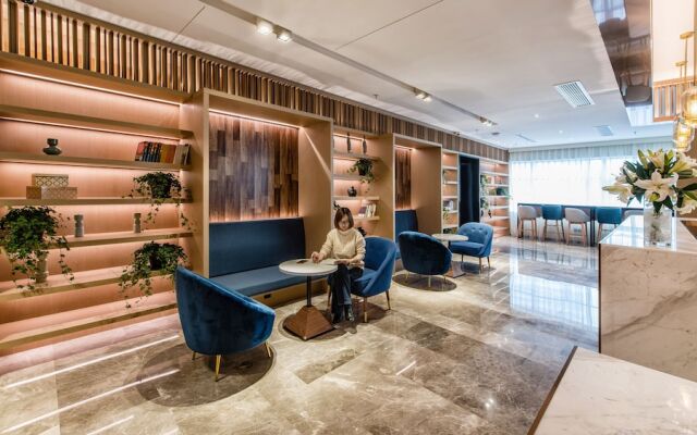 Zhangjiagang Suning Auraya Hotel