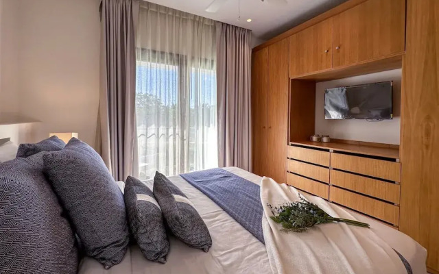 Fantastic new Golf View Apartment