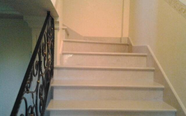 Bilocale Con Terrazzo
