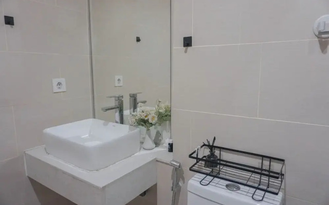 Cozy And Spacious Studio At Daan Mogot City Apartment