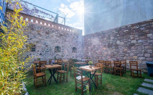 Cunda Alesta Otel