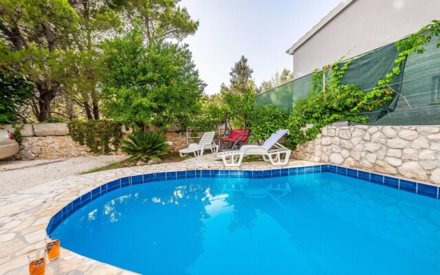 Beautiful Home in Vir With 4 Bedrooms, Wifi and Outdoor Swimming Pool