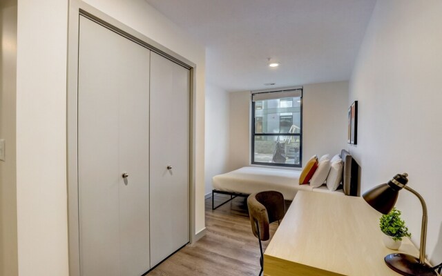 FRONTDESK LivRed Campus Apts Haymarket Square Lincoln