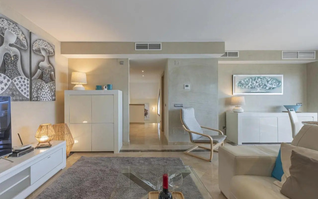 2218-Duplex first line beach with sea view