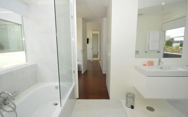 Morden Archictectural Villa In Lisbon