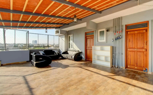 Prime Square by OYO Rooms