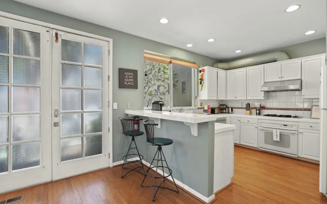 Beautiful 2BR in Silver Terrace