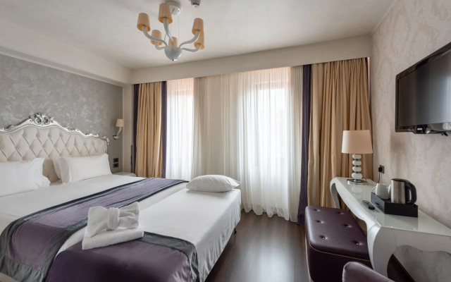 Carnival Palace Hotel