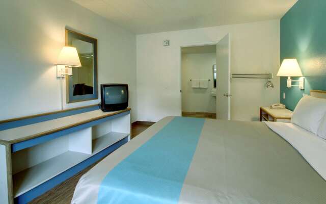 Motel 6 Cedar Rapids, IA