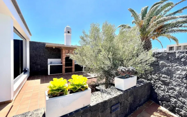 Beautiful 5-bed Villa in Playa Blanca