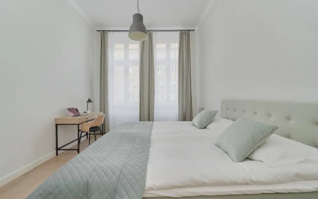 Stylish Apartment in Wrocław by Renters