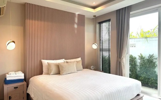 Palm Oasis Pool Villa by Pattaya Holiday