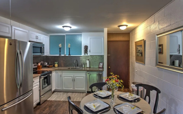 Maluhia Kahakai 2 Bedroom Condo by RedAwning
